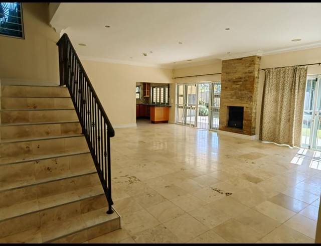 4 BEDROOM CLUSTER FOR SALE IN BAILEY'S MUCKLENEUK